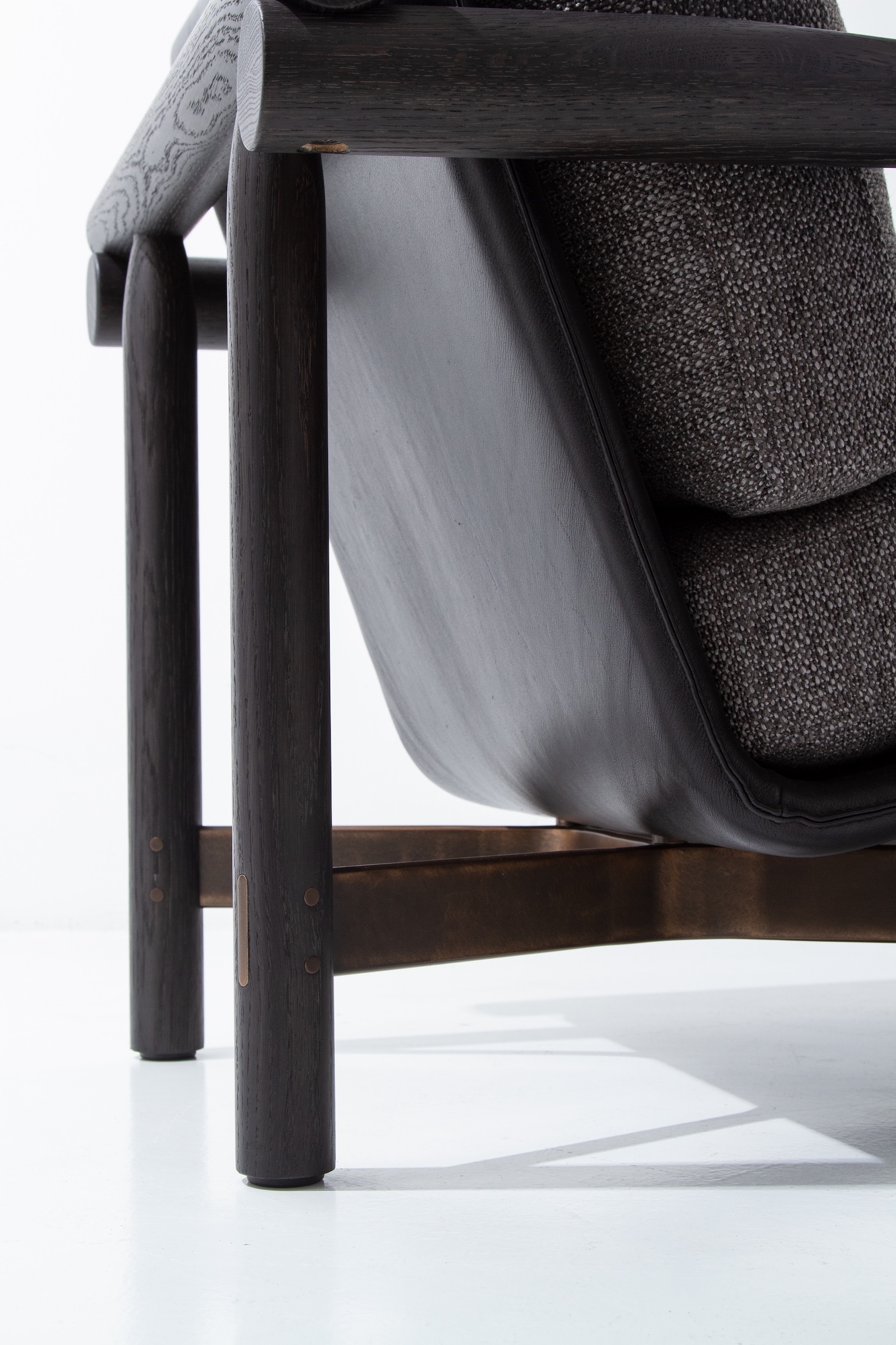 Stilt armchair | Armchair | Dunke Design