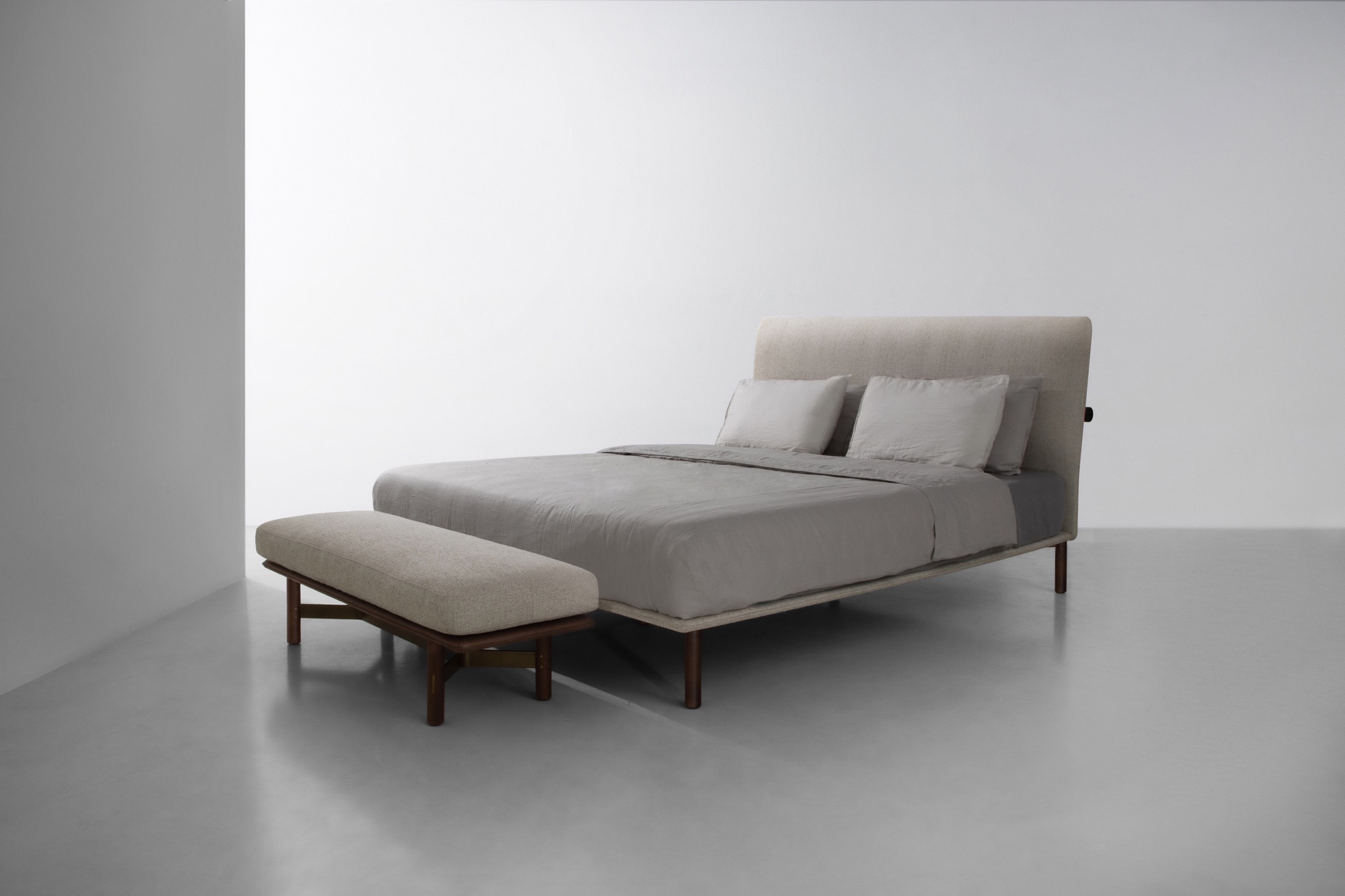 Stilt bed District Eight