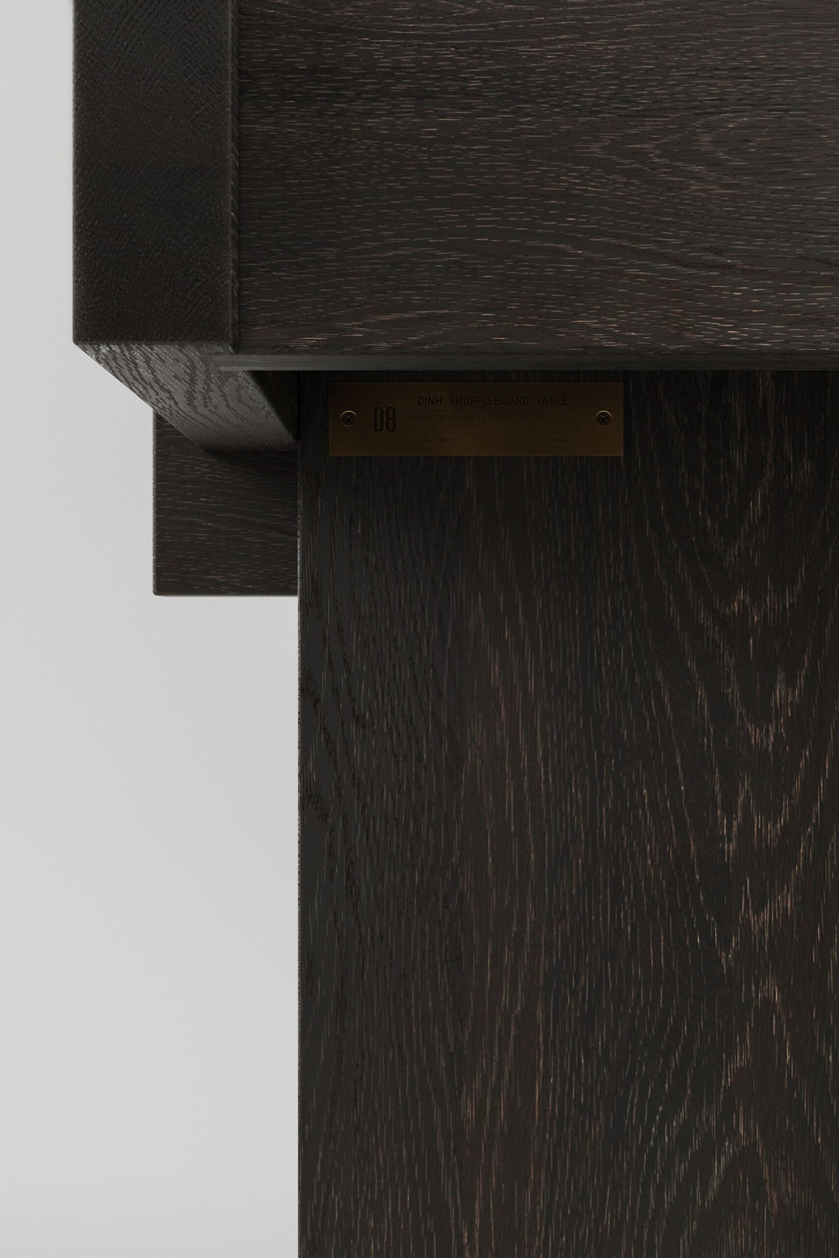 Dinh Shuffleboard table Dark seared Oak