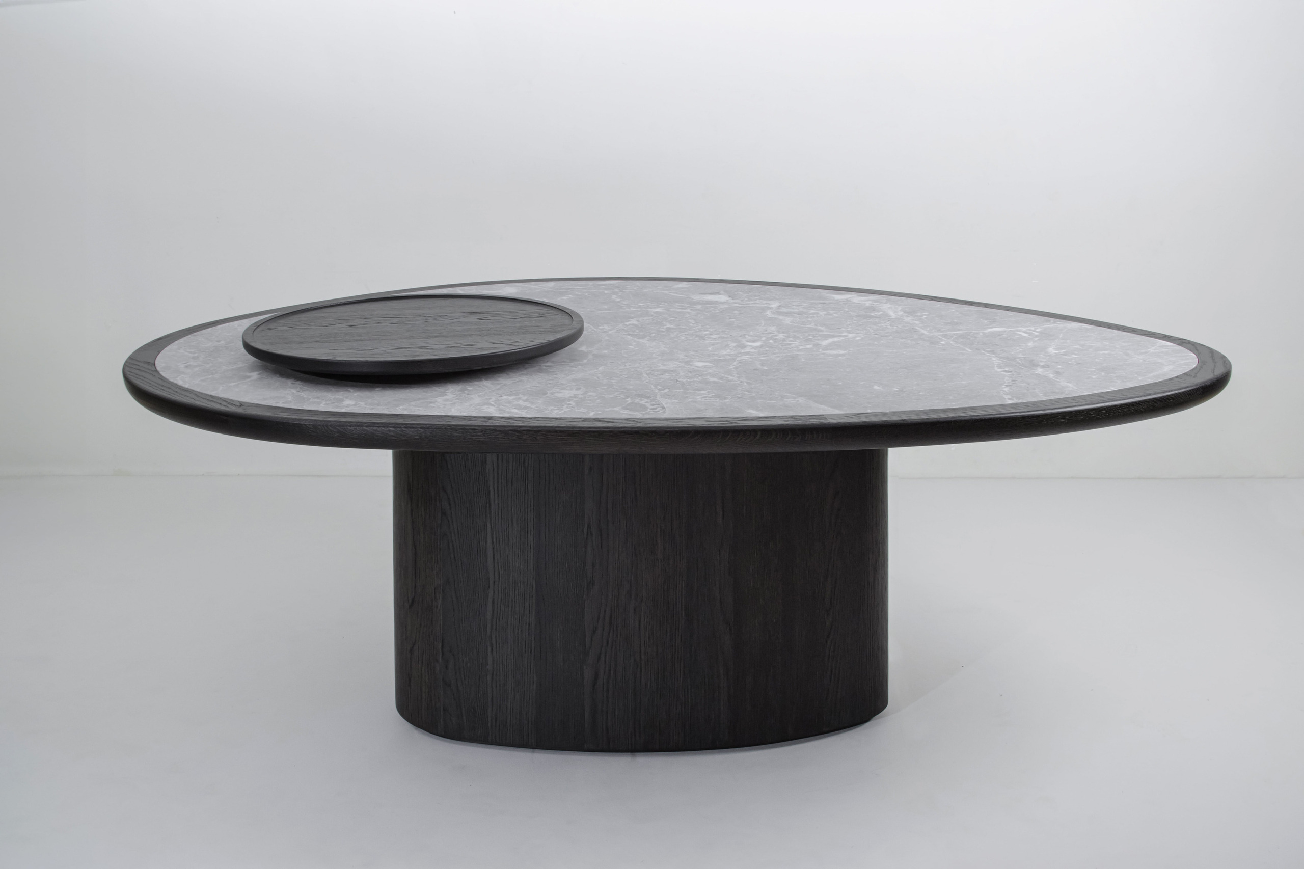 Ora Dining table