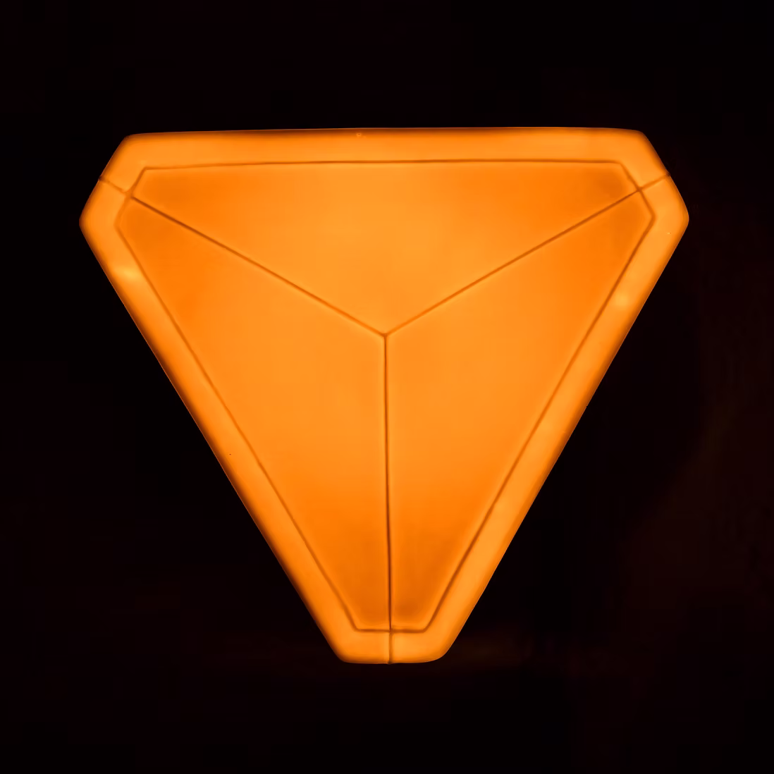 Triangle lamp close