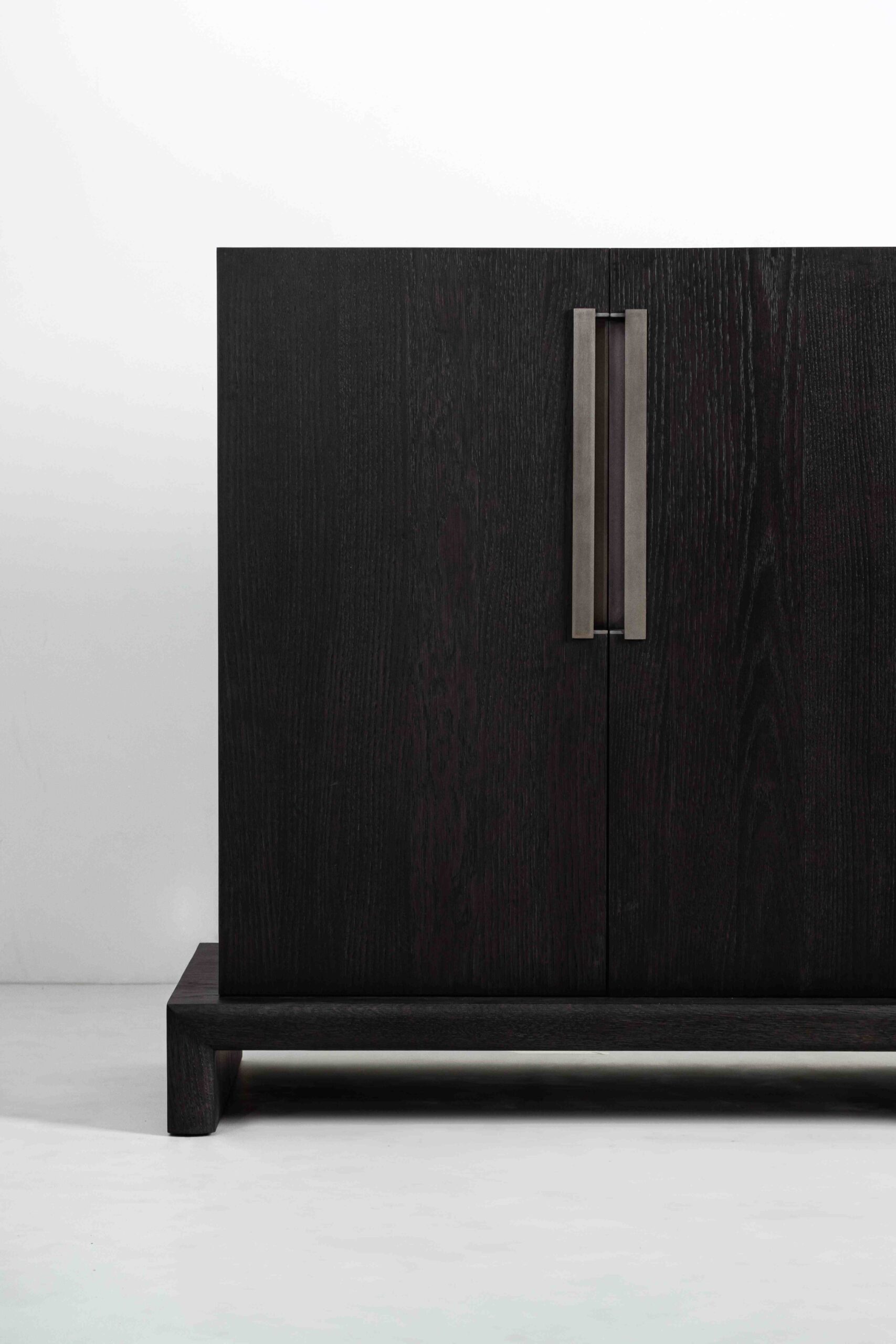 Dunke DesignNEN SIDEBOARD_EBONIZED_ANTIQUE NICKLE2 Dunke DesignNEN SIDEBOARD_EBONIZED_ANTIQUE NICKLE2